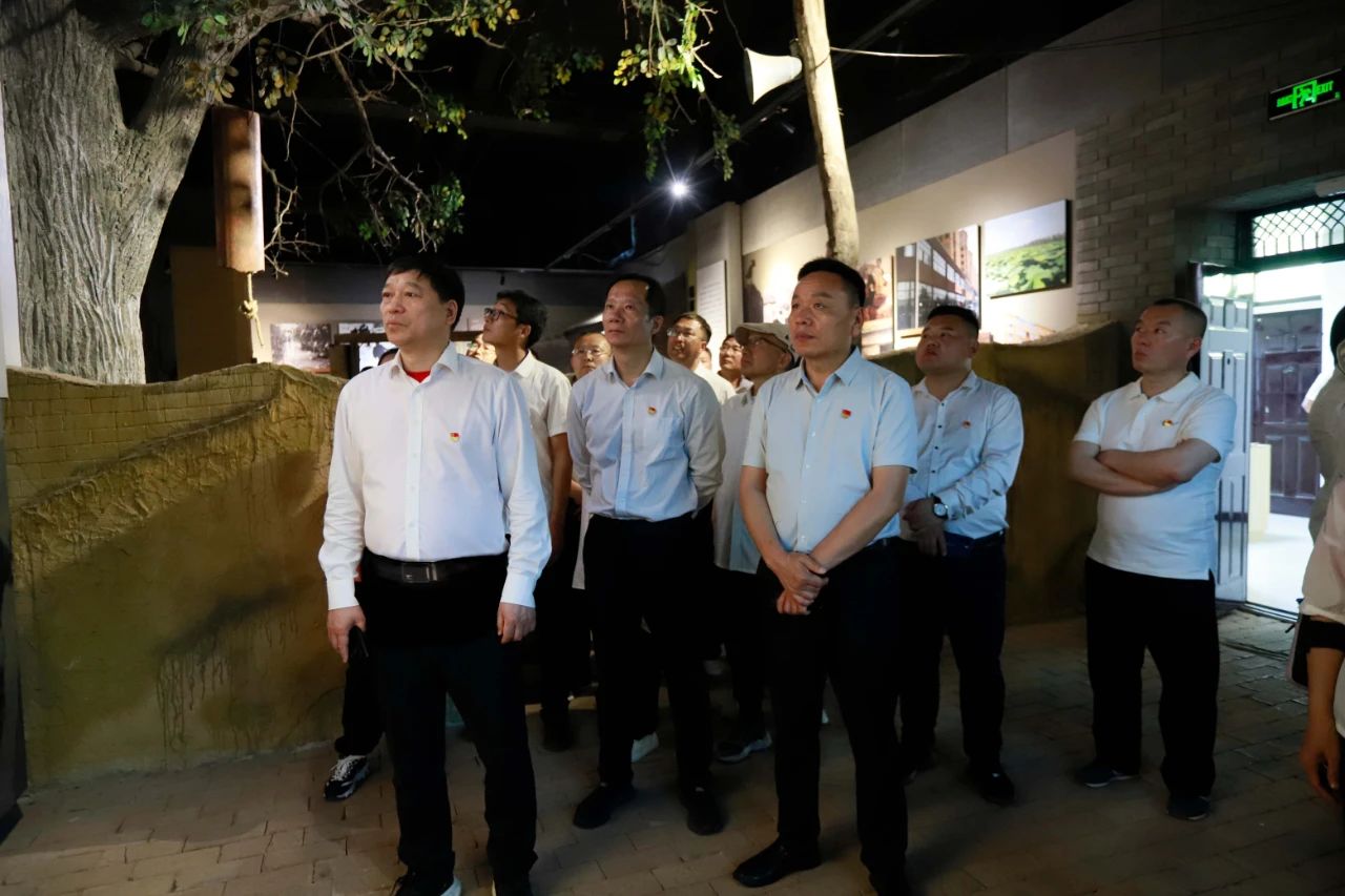 砥砺初心使命，汲取奋进力量丨官方网站入口乳业集团党委组织开展学习“焦裕禄精神”主题党日活动
