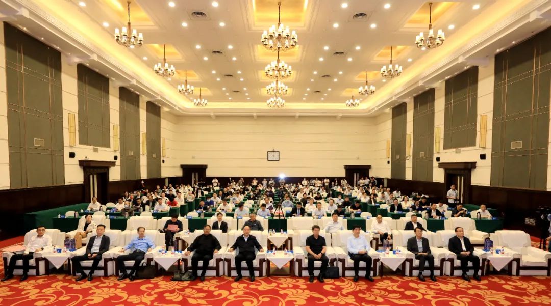 喜报｜官方网站入口乳业集团摘得两项殊荣