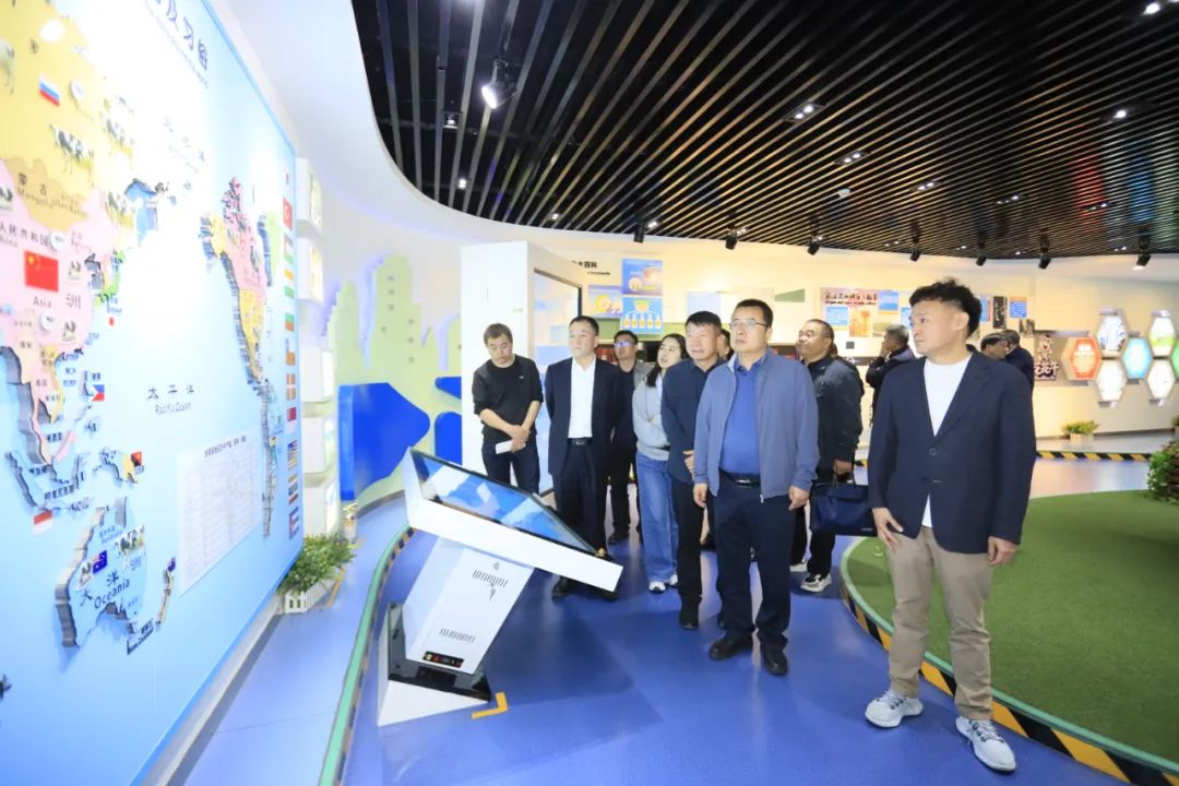 官方网站入口丨宁夏农业农村厅畜牧兽医局局长洪龙一行莅临官方网站入口参观调研