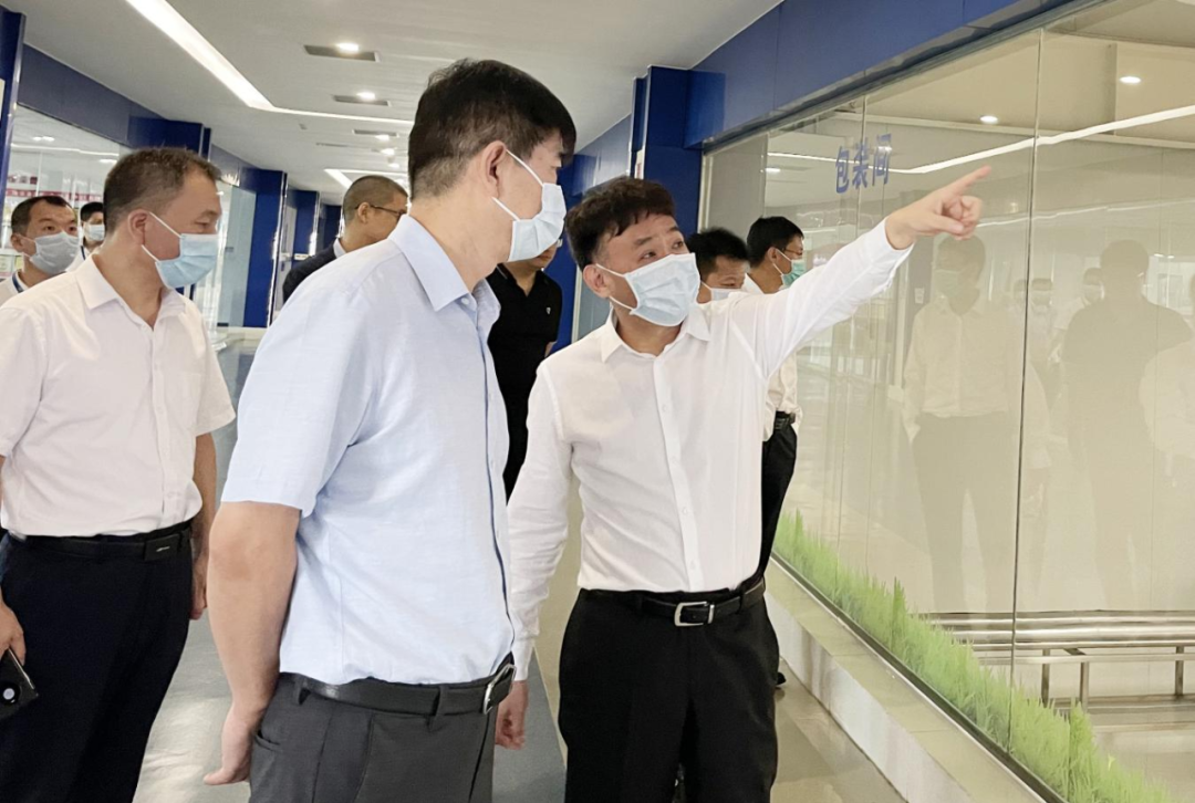 快讯丨河南省人民政府国有资产监督管理委员会副主任刘银志莅临官方网站入口乳业集团参观座谈
