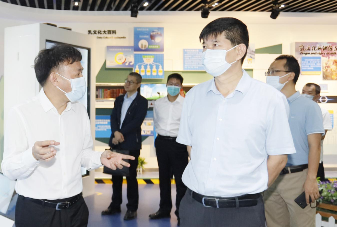 快讯丨河南省人民政府国有资产监督管理委员会副主任刘银志莅临官方网站入口乳业集团参观座谈