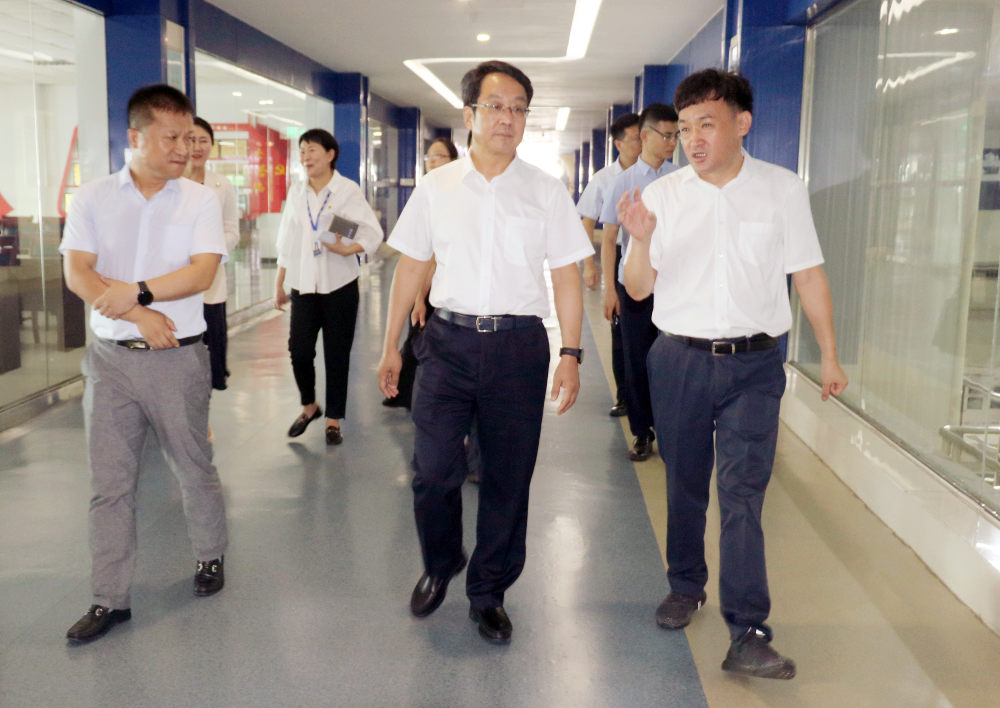河南省高级人民法院院长胡道才一行莅临官方网站入口乳业集团开展“万人助万企”活动 助力企业发展