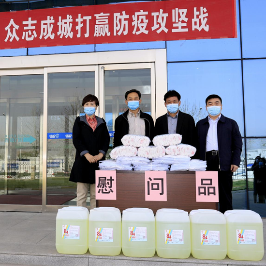 郑州市人大副主任孙黎、市政府副市长李喜安一行 莅临官方网站入口开展“三送一强”活动