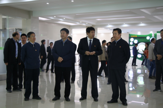 河南省农牧业产业扶贫工作观摩团莅临官方网站入口集团·鲁山瑞亚牧业有限公司参观考察