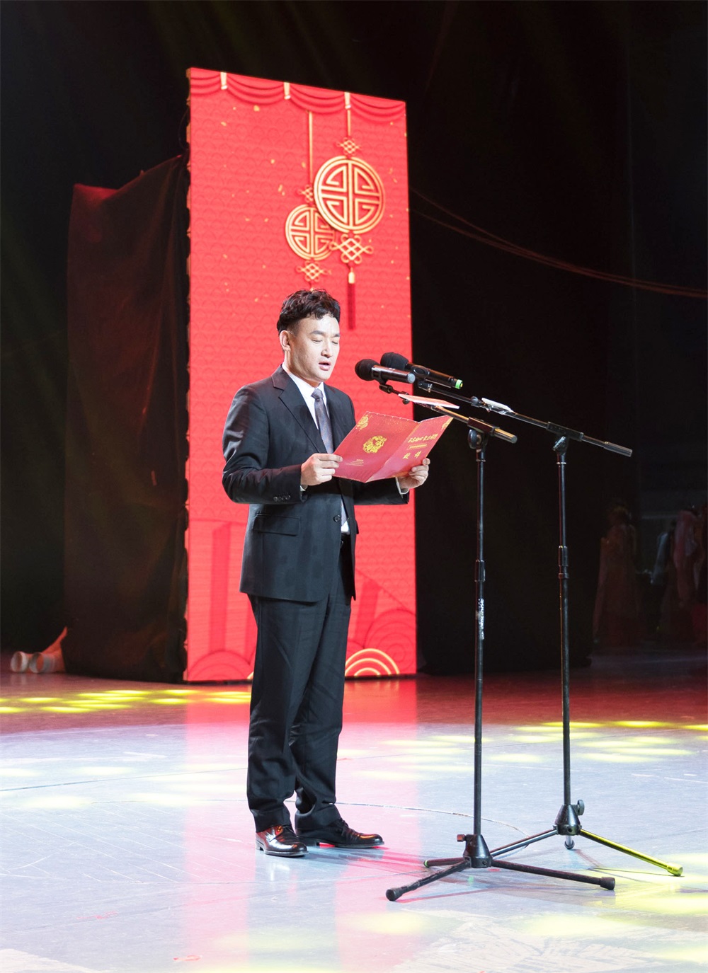 “不忘初心、聚力前行” 官方网站入口集团2018迎新春联欢会隆重举行