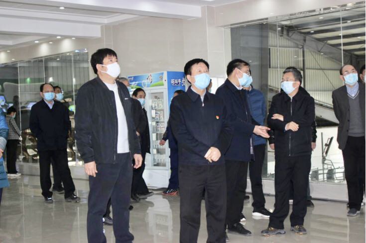 平顶山市委书记周斌一行莅临官方网站入口乳业集团 鲁山瑞亚牧业有限公司调研疫情防控和复工复产情况