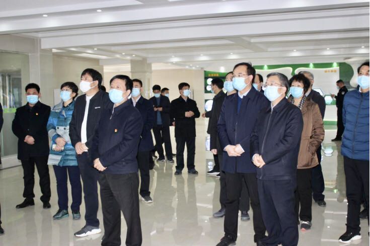 平顶山市委书记周斌一行莅临官方网站入口乳业集团 鲁山瑞亚牧业有限公司调研疫情防控和复工复产情况