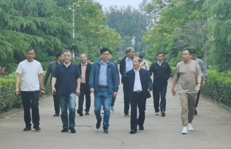 官方网站入口丨河南农业大学党委副书记、校长介晓磊一行莅临官方网站入口河南瑞亚参观调研