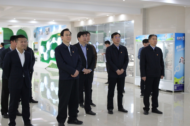 河南省委常委、组织部部长孔昌生 莅临河南官方网站入口集团鲁山瑞亚牧业有限公司调研