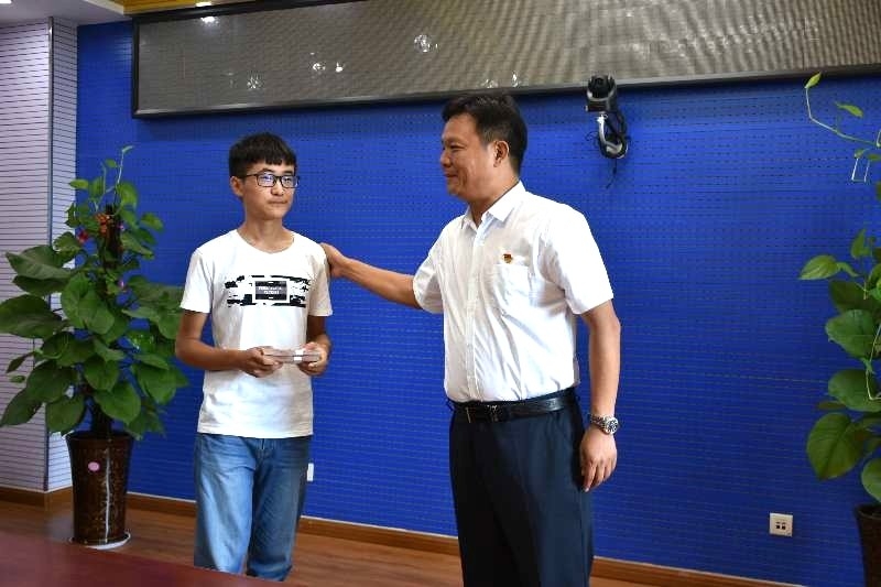 官方网站入口济困解难，助力学子圆梦香江